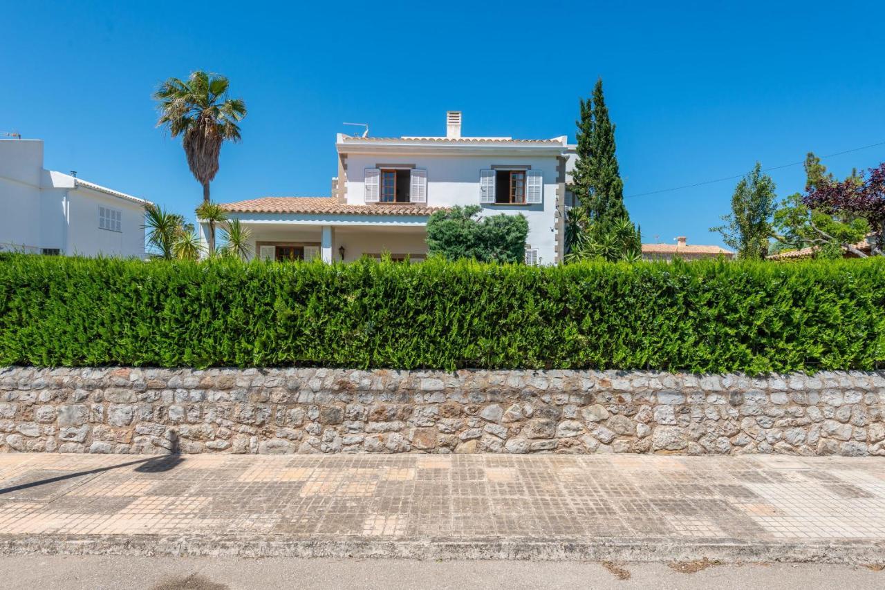 Can Llorens Pollenca Luaran gambar